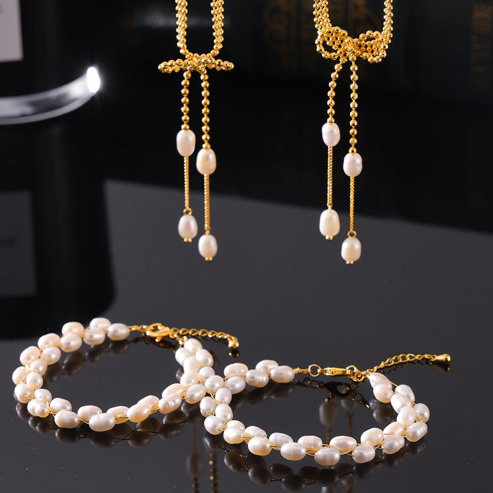 Blooming Pearls 18K gold necklace and bracelet set