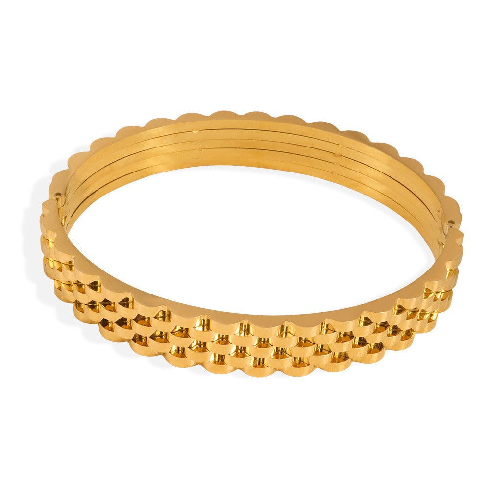 Sophisticated Elegance 18K Gold Bracelet